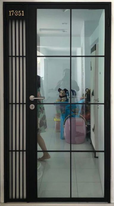 Glass Gate with Side Vertical Grilles - SG001